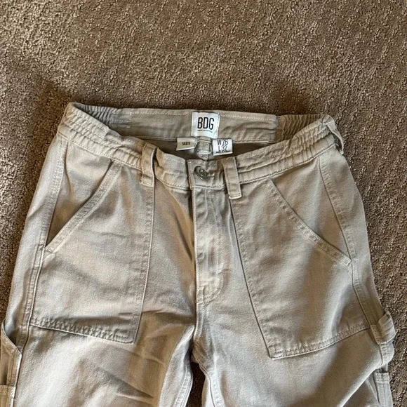 Women’s Tan Cargo Pants - Picture 3 of 6